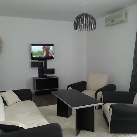 D&s - Sans Souci Family فندق تشيرنوموريتس